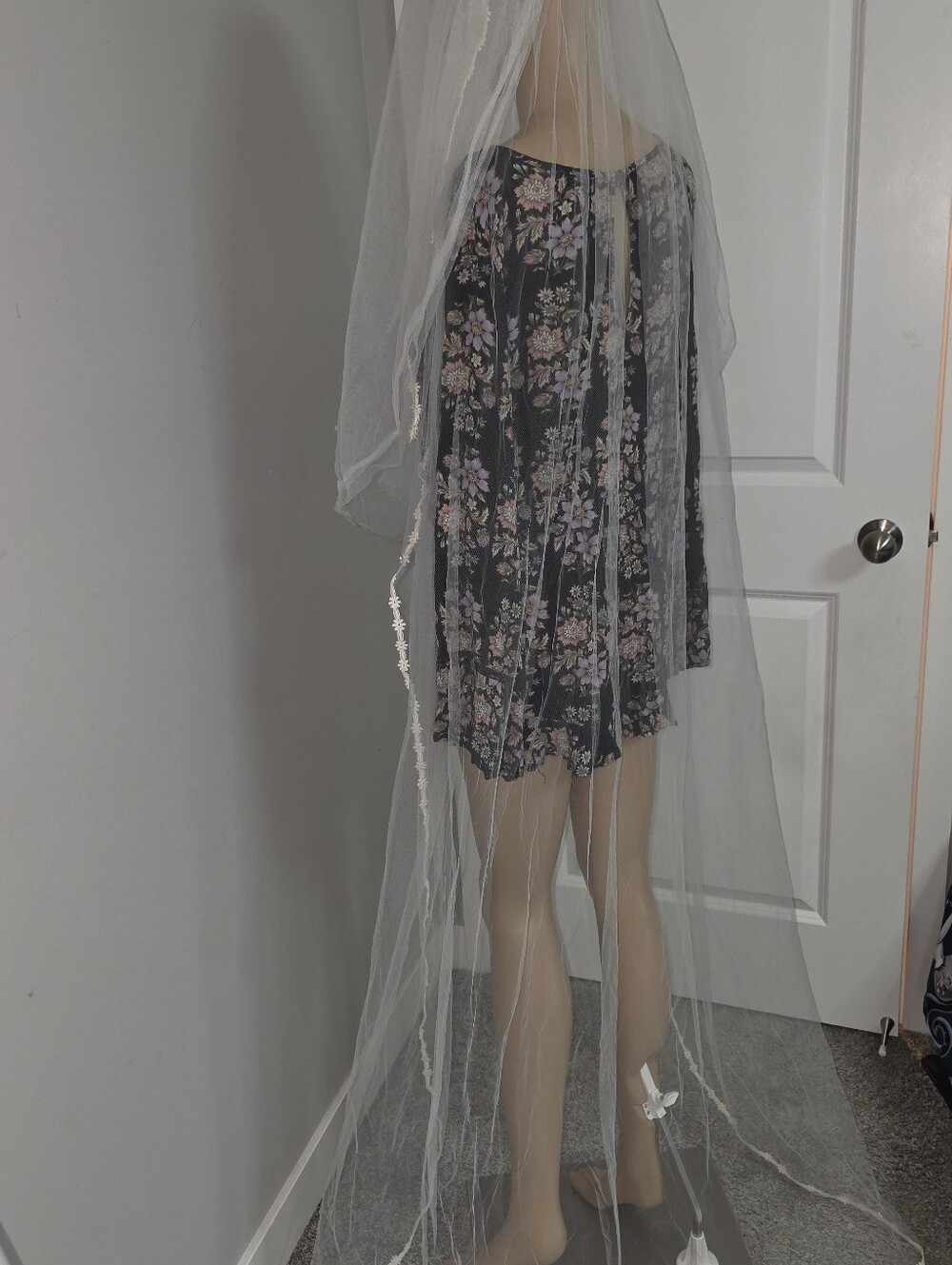 Vintage 1960-70's Juliet Bridal Ivory Lace Bow Veil Headpiece Romance Cathedral - Picture 13 of 16